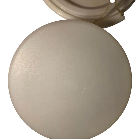 Vtg Tupperware White Round Storage Container With Handle & Lid pie keeper tote - Picture 3 of 5